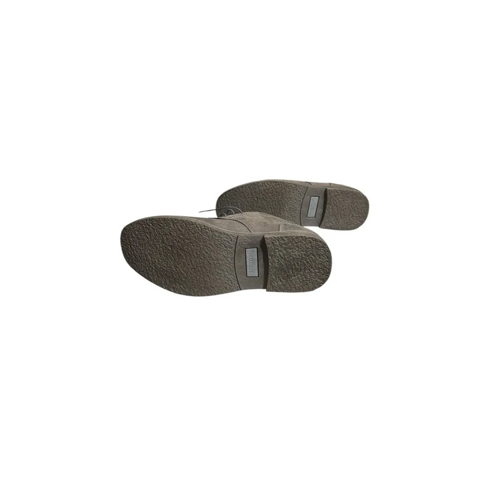 attention men grey